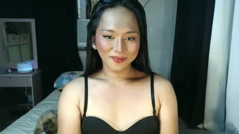 Yanie online show from November 4, 2025, 3:27 am