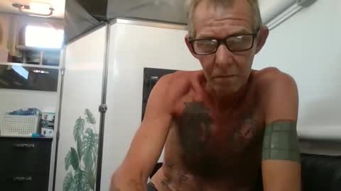 Snapshot of youknowyouwanna79 chatting on November 1, 2025, 2:57 am Travelling Kinky Couple online show from November 1, 2025, 2:57 am