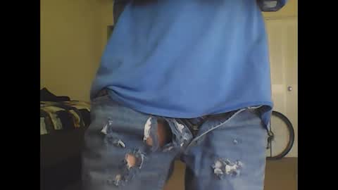 Snapshot of youneverknowimight2 chatting on December 4, 2024, 7:12 pm kindahorny online show from December 4, 2024, 7:12 pm