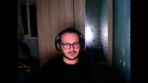 Snapshot of younromki chatting on February 17, 2026, 12:29 am A... online show from February 17, 2026, 12:29 am