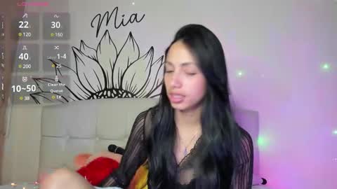 mia3 online show from February 10, 2025, 1:24 am