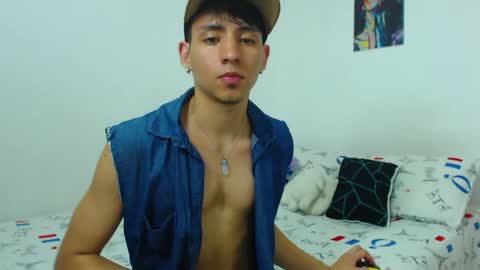 Snapshot of your_boy_hot chatting on June 6, 2026, 12:16 am your boy online show from June 6, 2026, 12:16 am