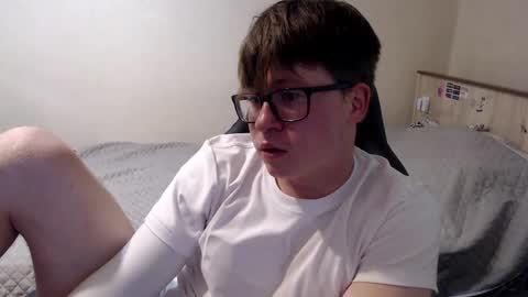 Snapshot of your_boyfriend123 chatting on June 5, 2026, 6:52 am Max online show from June 5, 2026, 6:52 am