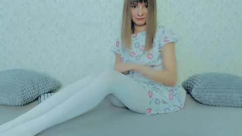 Lily online show from March 7, 2025, 7:08 am