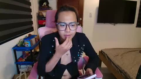 your_dreamgirlxxx69 online show from March 6, 2026, 2:35 pm