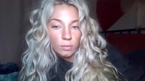 Snapshot of your_fav1 chatting on September 24, 2025, 3:54 am your_fav1 online show from September 24, 2025, 3:54 am