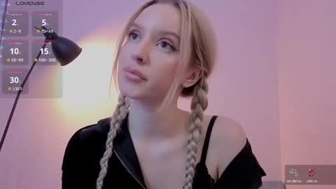 Olivia online show from October 22, 2025, 9:14 pm