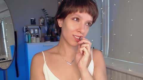 Alex and Kris long hair online show from September 23, 2025, 2:09 pm