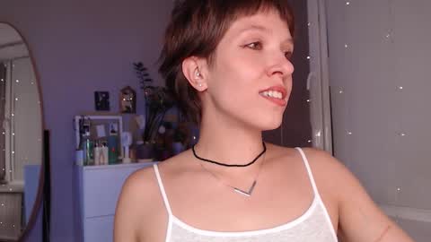 Alex and Kris long hair online show from October 14, 2025, 8:31 pm