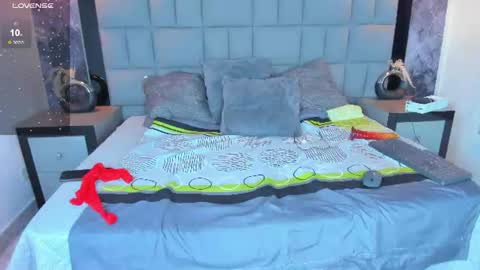 Snapshot of your_lady_milf chatting on June 19, 2026, 7:28 pm your_lady_milf online show from June 19, 2026, 7:28 pm