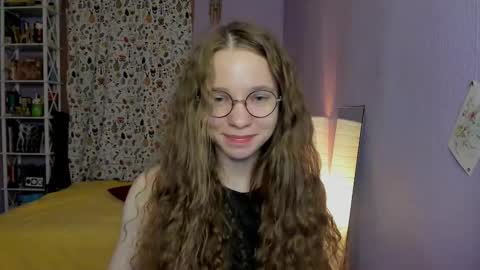 Leslie online show from September 15, 2025, 2:11 am