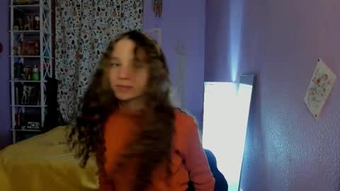 Leslie online show from September 16, 2025, 9:49 pm