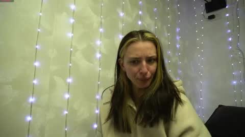 Snapshot of your_little_flexible_girl chatting on April 28, 2026, 7:52 pm Meri online show from April 28, 2026, 7:52 pm