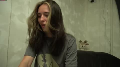 Snapshot of your_little_flexible_girl chatting on May 8, 2026, 8:58 pm Meri online show from May 8, 2026, 8:58 pm