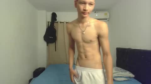 your_master7 online show from March 27, 2026, 4:51 am