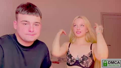 your_molly_mark online show from April 17, 2026, 7:39 pm