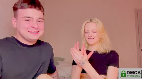 your_molly_mark online show from April 20, 2026, 7:59 pm