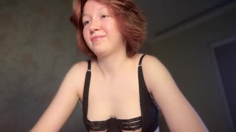 Snapshot of your_moonlight_ chatting on June 3, 2026, 2:33 pm Mia online show from June 3, 2026, 2:33 pm