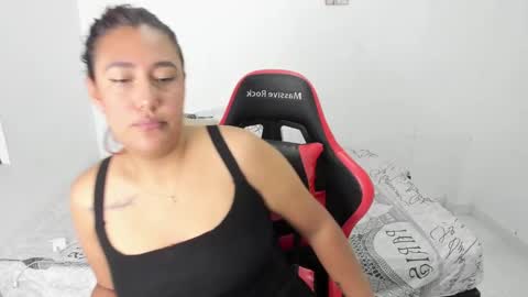 EMILY independent model online show from January 29, 2025, 9:33 am