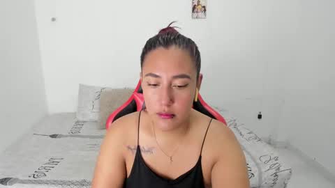 EMILY independent model online show from February 9, 2025, 3:22 am