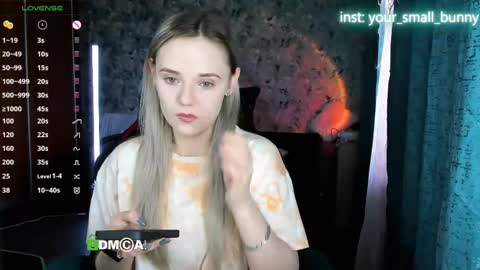 Snapshot of your_small_bunny chatting on May 5, 2026, 2:08 am Molly online show from May 5, 2026, 2:08 am