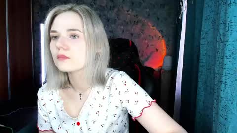Snapshot of your_small_bunny chatting on May 12, 2026, 2:08 am Molly online show from May 12, 2026, 2:08 am