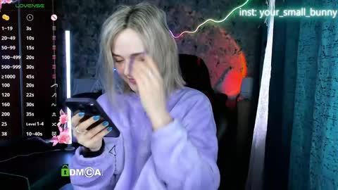 Snapshot of your_small_bunny chatting on May 16, 2026, 2:41 am Molly online show from May 16, 2026, 2:41 am