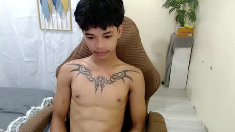 yourasian_eric online show from May 24, 2026, 3:22 am