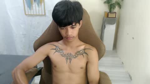 Snapshot of yourasian_eric chatting on June 25, 2026, 6:07 am yourasian_eric online show from June 25, 2026, 6:07 am