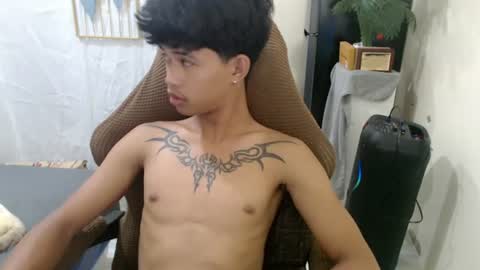 Snapshot of yourasian_eric chatting on July 19, 2026, 5:00 am yourasian_eric online show from July 19, 2026, 5:00 am