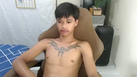 Snapshot of yourasian_eric chatting on August 1, 2026, 6:34 am yourasian_eric online show from August 1, 2026, 6:34 am