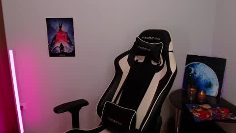 Billy online show from December 10, 2024, 2:27 am