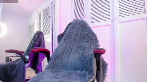 Selena online show from December 25, 2024, 3:50 am