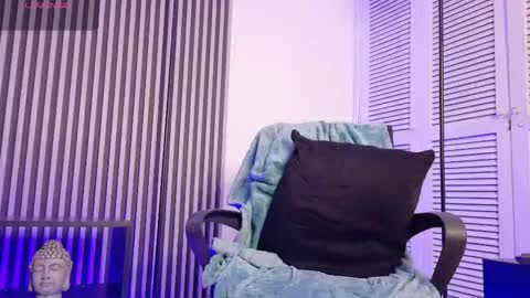 Selena online show from November 23, 2025, 10:04 am