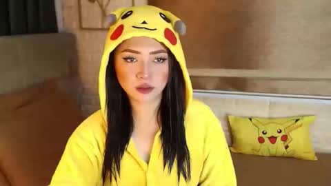 JEN  online show from September 12, 2025, 8:36 am