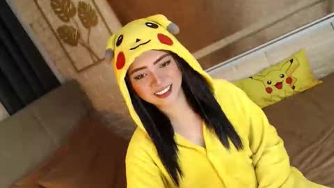 JEN  online show from September 14, 2025, 9:41 am