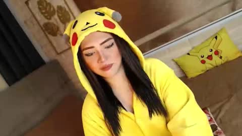 JEN  online show from September 20, 2025, 11:33 am