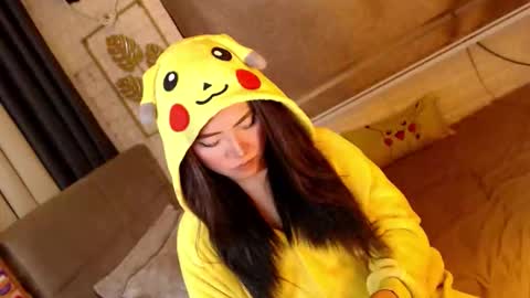 JEN  online show from March 8, 2026, 1:15 pm