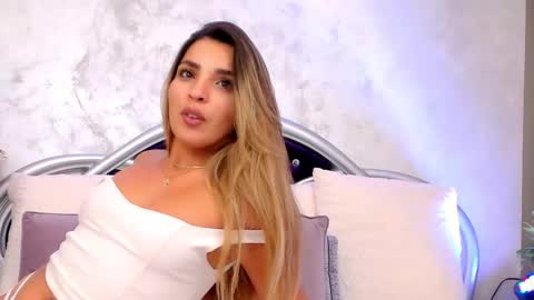 Alicia online show from September 22, 2025, 10:23 pm