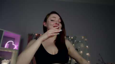 yourdreamcristal online show from February 16, 2025, 1:05 pm