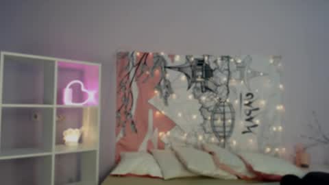 yourdreamcristal online show from February 19, 2025, 1:39 pm