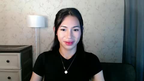 Snapshot of yourdreamgirlgwen chatting on May 18, 2026, 6:03 pm GWENI online show from May 18, 2026, 6:03 pm