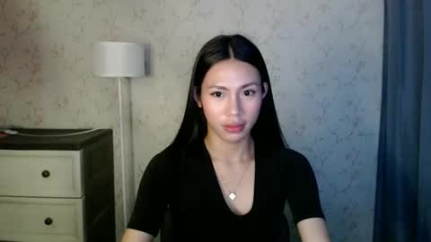 Snapshot of yourdreamgirlgwen chatting on May 21, 2026, 6:37 pm GWENI online show from May 21, 2026, 6:37 pm