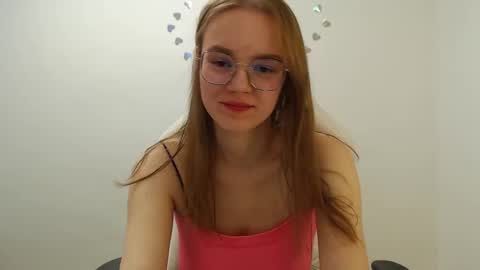Snapshot of yourdreamray chatting on October 4, 2025, 5:33 pm Lana online show from October 4, 2025, 5:33 pm