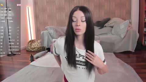 Mary online show from October 9, 2025, 9:51 am