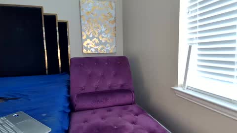 Horny Hotwife Wants To Play online show from October 7, 2025, 4:37 pm