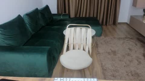 Snapshot of yourfantasyc chatting on February 28, 2025, 4:20 pm Evelline online show from February 28, 2025, 4:20 pm