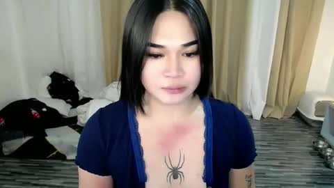 yourfantasyyy_ online show from October 19, 2025, 9:21 am
