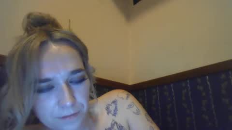Snapshot of yourfavgirl77 chatting on July 26, 2026, 8:54 am Her online show from July 26, 2026, 8:54 am