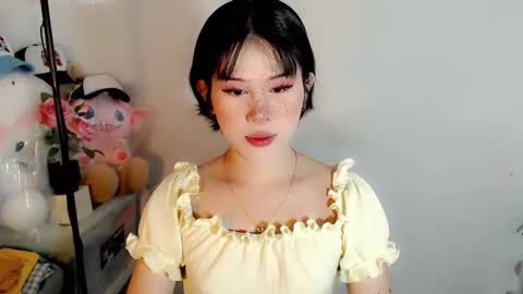 PrettyElla online show from October 5, 2025, 2:32 am